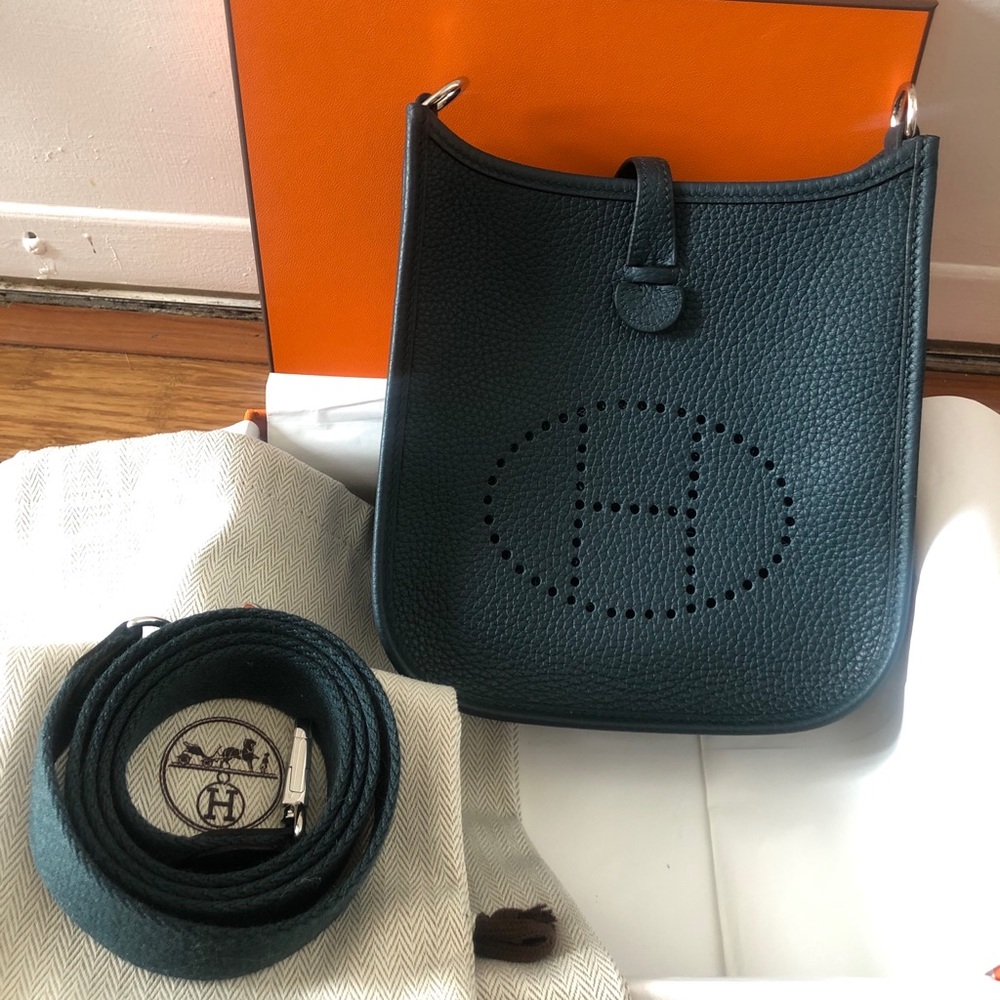✅SOLD✅Hermes Evelyne TPM /16 vert cypress